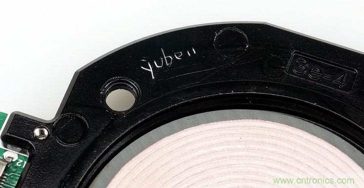 拆解对比：系出同门，小米、紫米无线充电器的差别有多大？