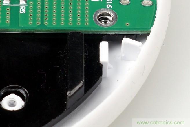 拆解对比：系出同门，小米、紫米无线充电器的差别有多大？