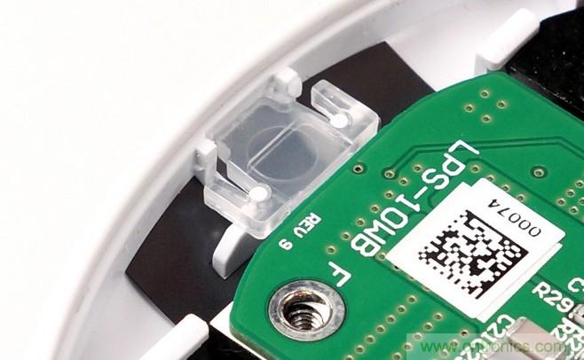 拆解对比：系出同门，小米、紫米无线充电器的差别有多大？