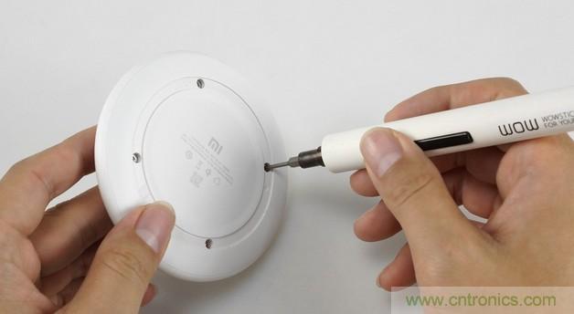 拆解对比：系出同门，小米、紫米无线充电器的差别有多大？