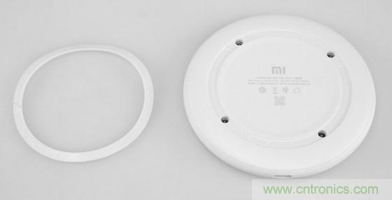 拆解对比：系出同门，小米、紫米无线充电器的差别有多大？