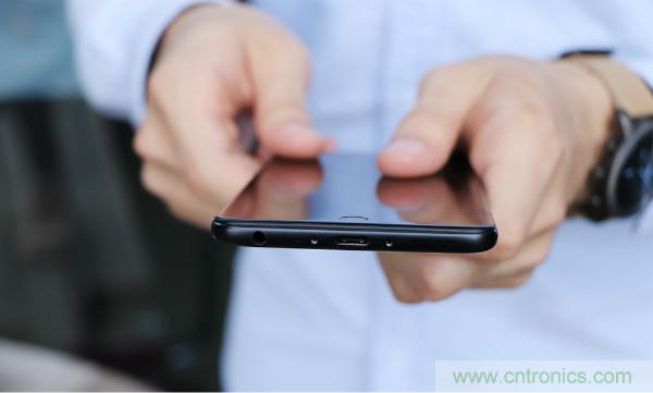 魅族M15拆解：做工精致，压感Home键采用中国芯