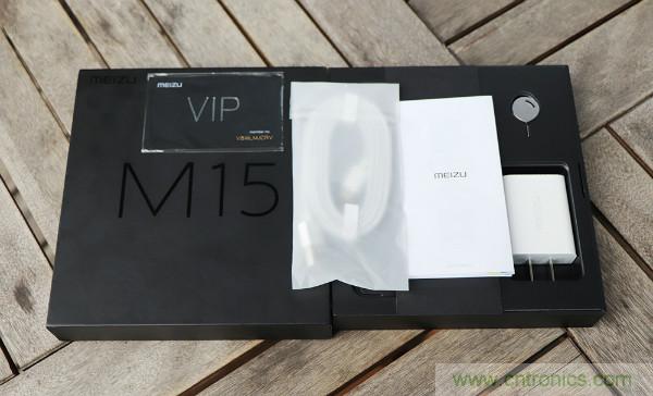 魅族M15拆解：做工精致，压感Home键采用中国芯