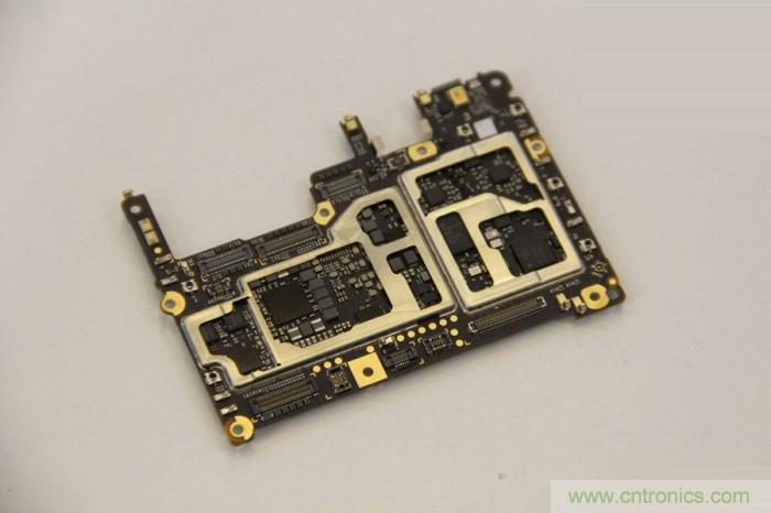 坚果R1拆解：内部设计究竟如何？