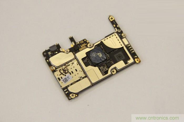 坚果R1拆解：内部设计究竟如何？