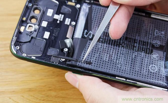 拆解黑鲨手机：多级直触一体式液冷系统有什么门道？