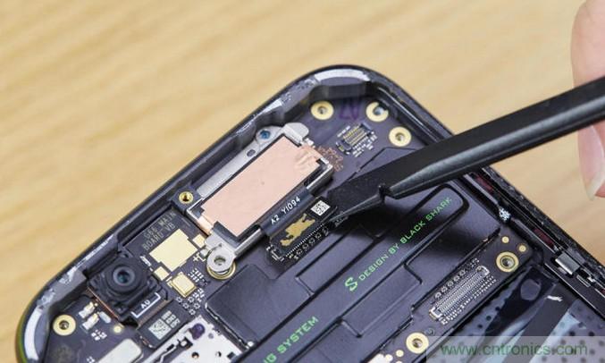 拆解黑鲨手机：多级直触一体式液冷系统有什么门道？