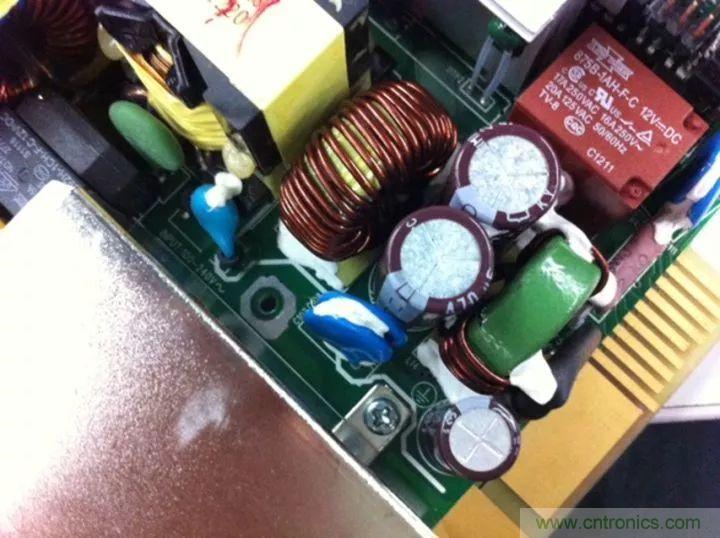 了解电容，读这一篇就够了