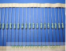 怎样区分普通电阻和保险电阻？