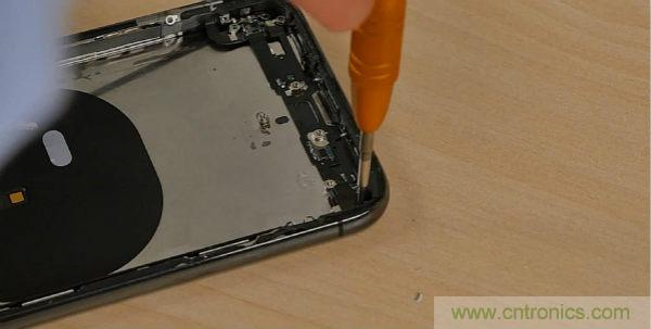 拆解iPhone XS:发现7纳米工艺的奥秘