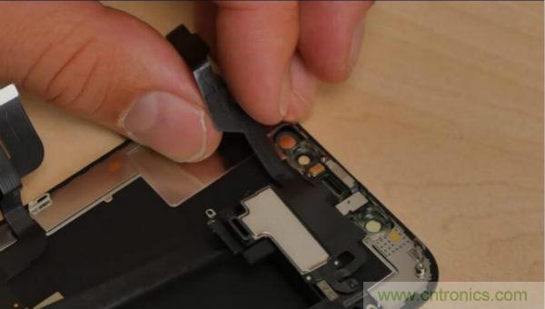 拆解iPhone XS:发现7纳米工艺的奥秘