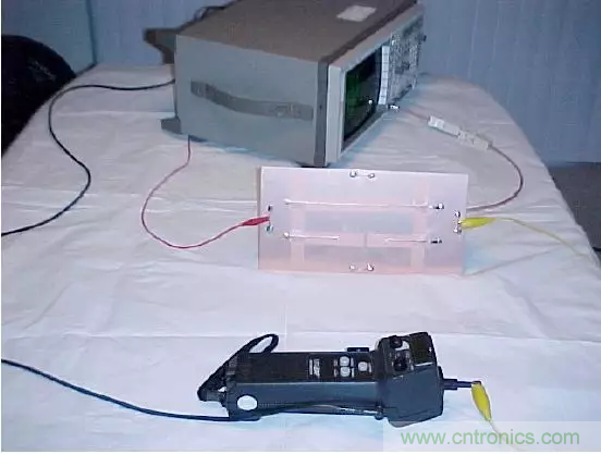 PCB割地对系统ESD是否有影响？