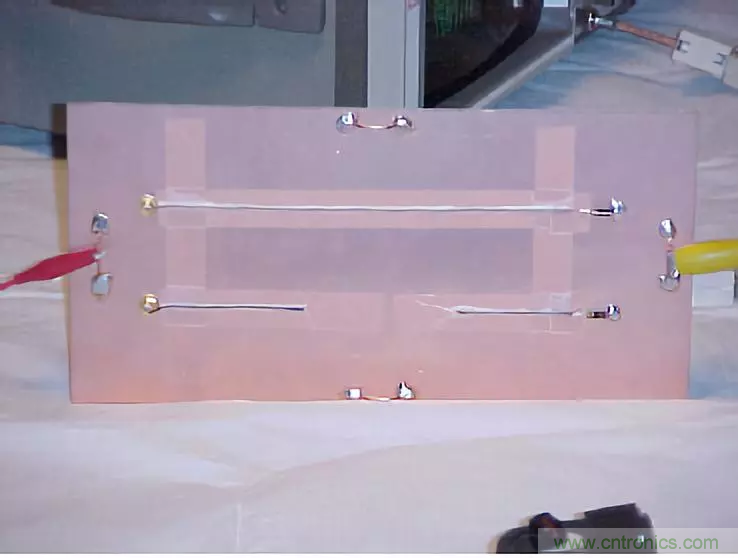 PCB割地对系统ESD是否有影响？