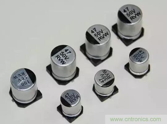 如何区分电解电容与无极性电容？