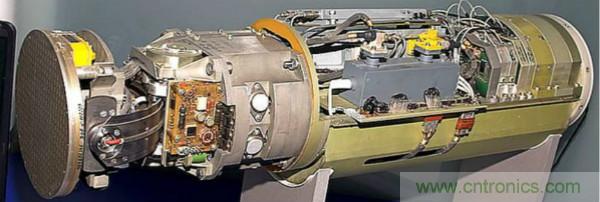 相控微带天线阵设计及单元功率容量计算