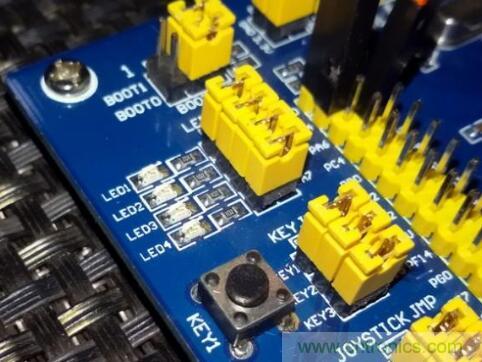 如何最好地计算DAC的信号链误差预算？