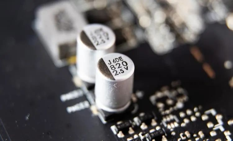 如何确定目标阻抗以实现电源完整性？