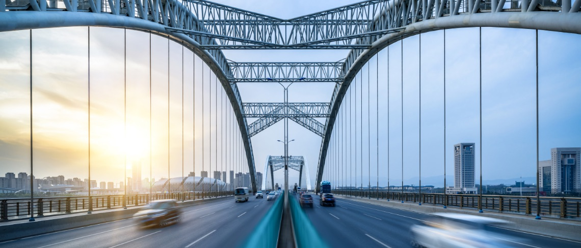 汽车线性稳压器L99VR02J：车载电源设计的理想之选