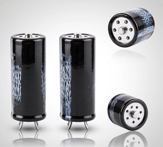 电解电容技术全景解析：从核心原理到国产替代战略