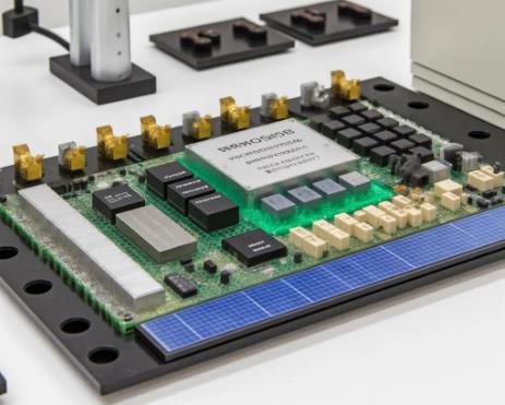 无缆智能终端的能源进化论：破解微型设备供能困局