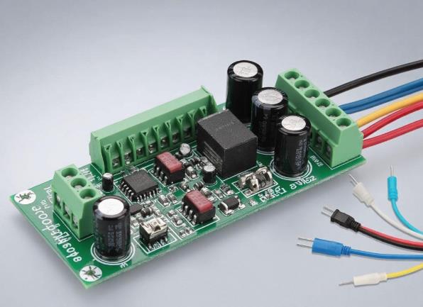 步进电机驱动器技术演进：从基础驱动到智能闭环控制