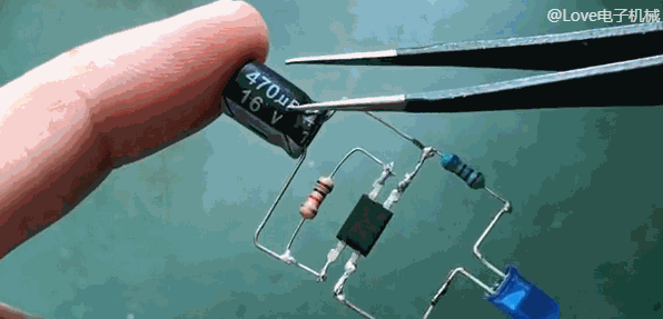 有趣的光耦振荡器 有趣的光耦振荡器